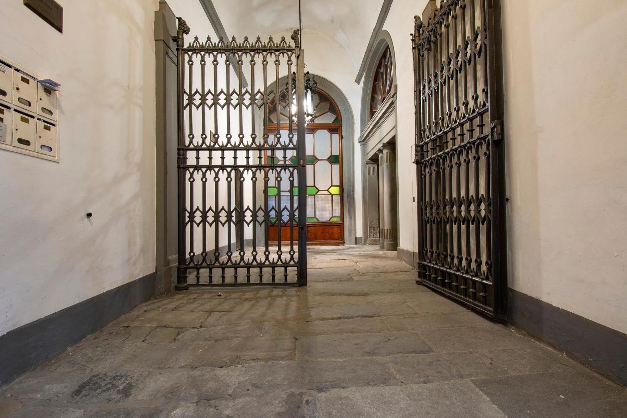 N4U Guest House Firenze Bagian luar foto