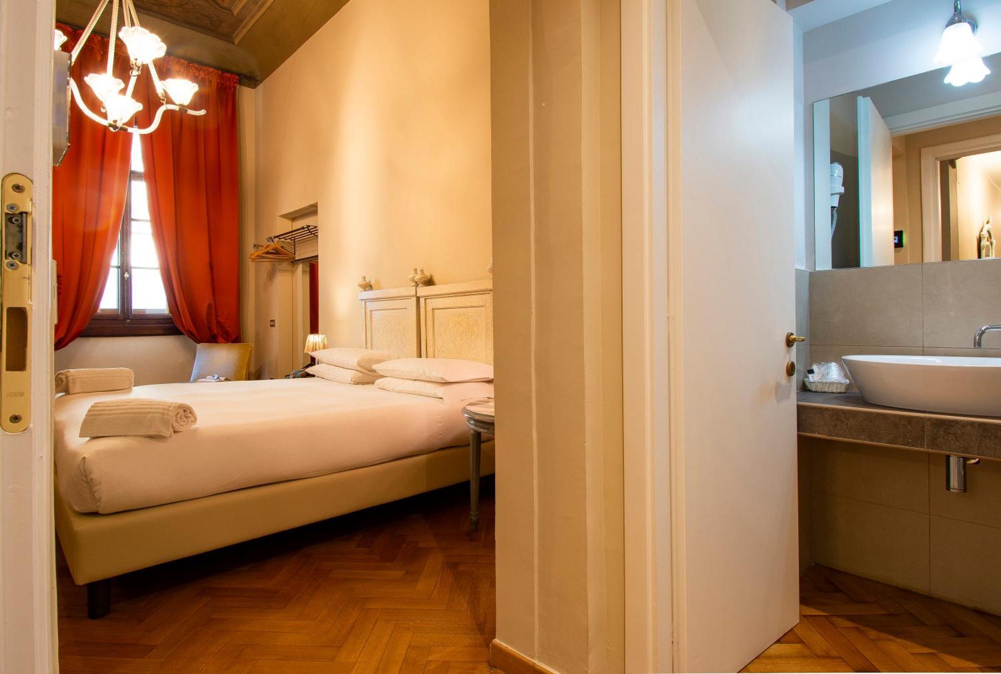 N4U Guest House Firenze Bagian luar foto