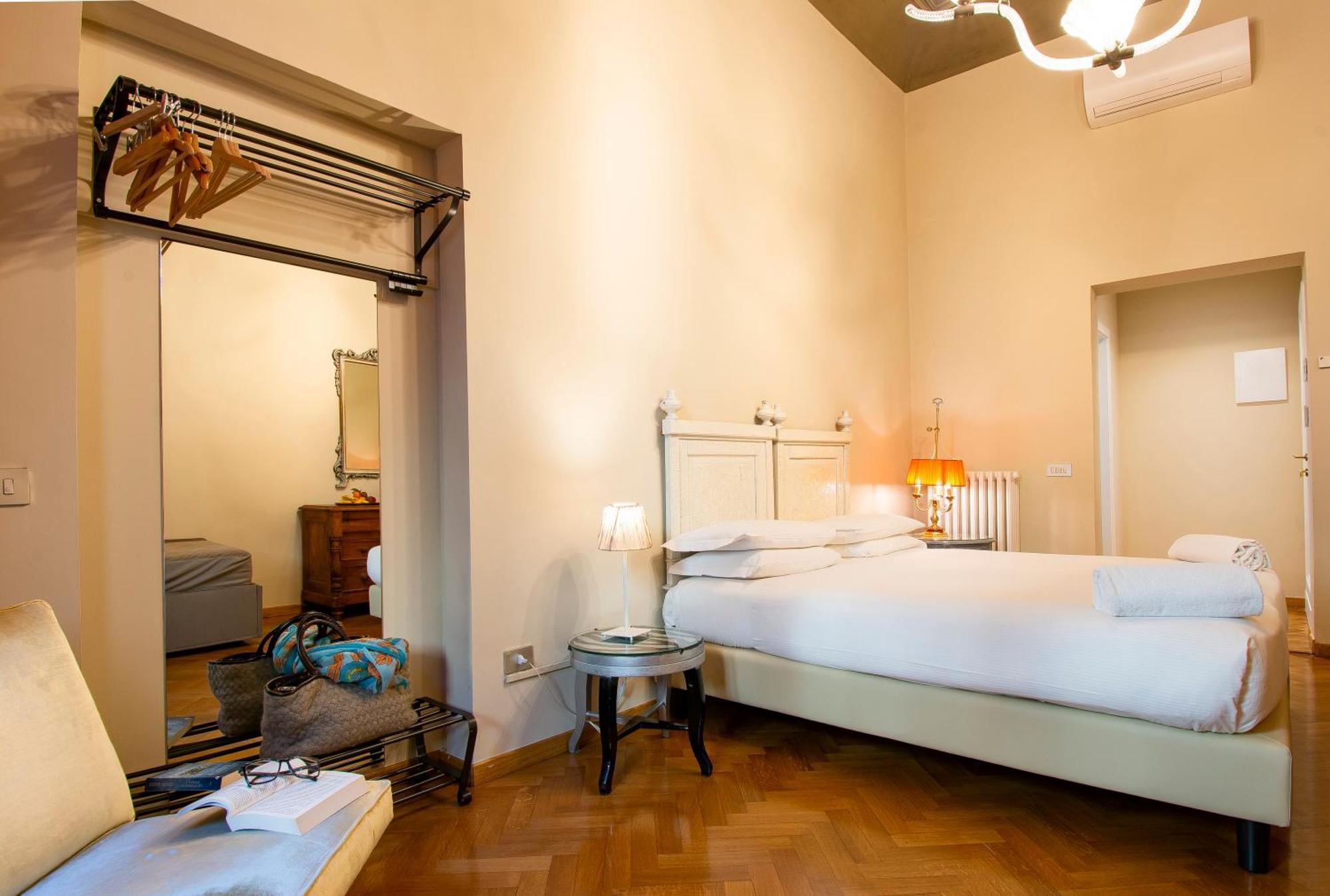 N4U Guest House Firenze Bagian luar foto