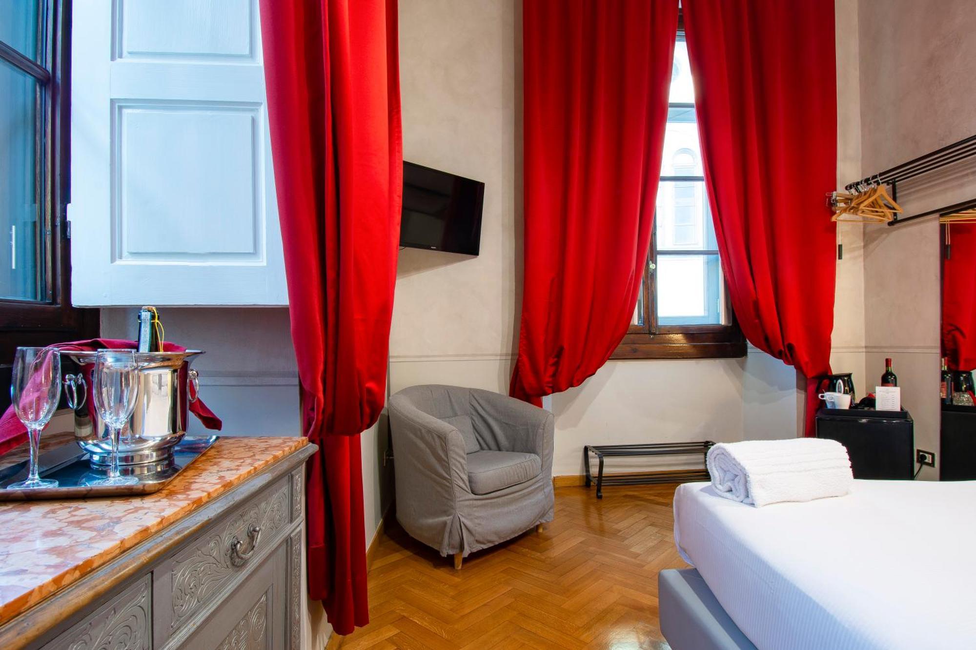 N4U Guest House Firenze Bagian luar foto