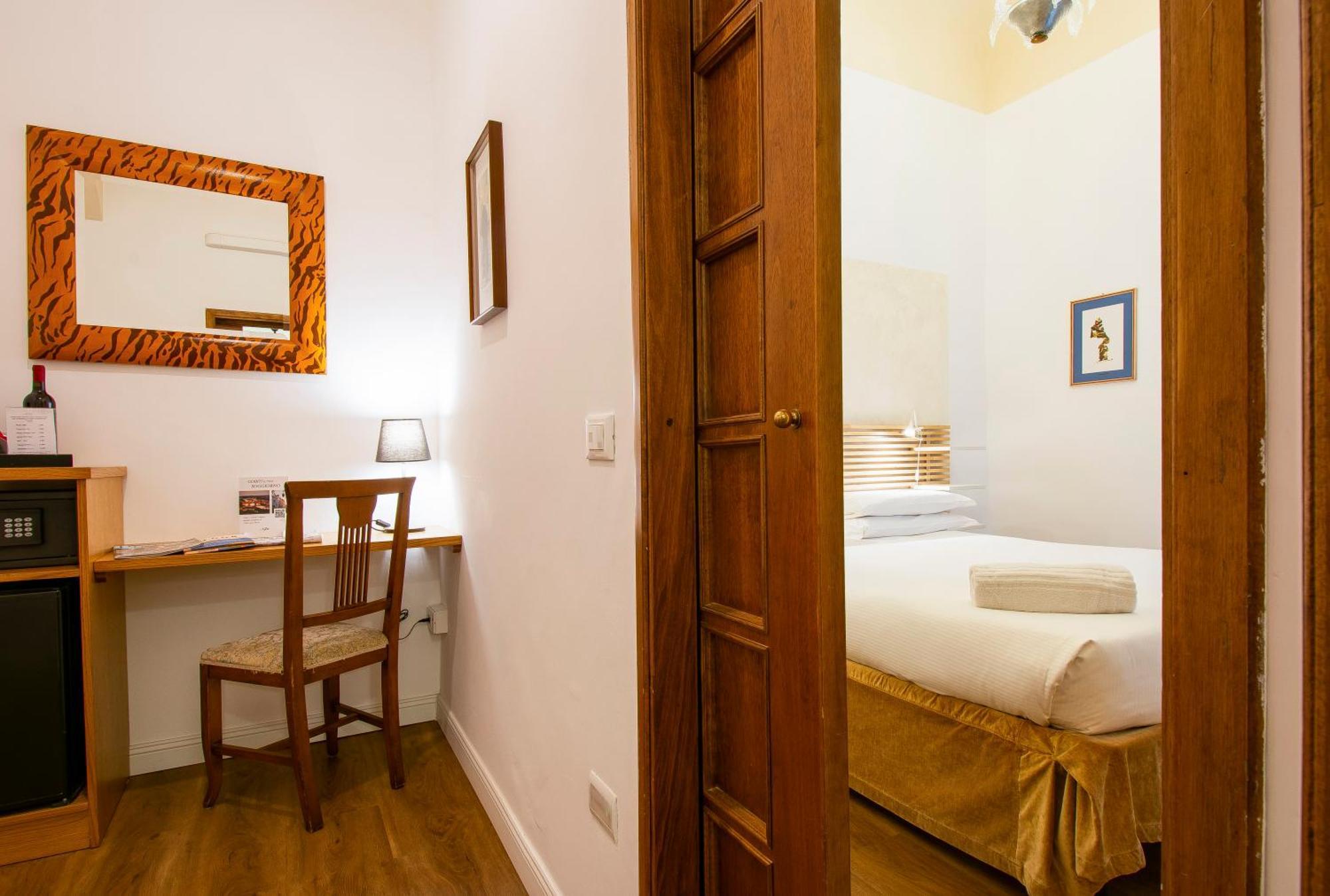 N4U Guest House Firenze Bagian luar foto